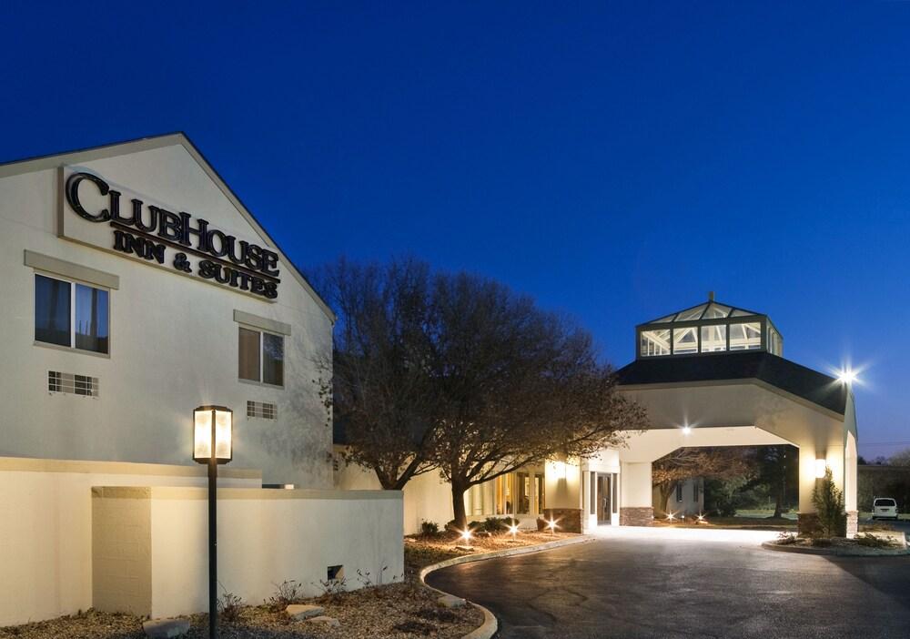 Endeavor Inn & Suites, Trademark Collection By Wyndham Topeka Bagian luar foto